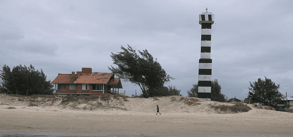 Paisagem da rota Estrada do Mar: Osório a Torres, Litoral Norte Gaúcho.