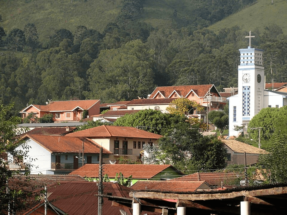 Paisagem da rota Gonçalves e a Serra da Mantiqueira mineira, Serra da Mantiqueira.