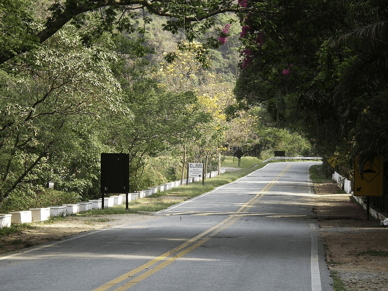 Paisagem da rota Estrada dos Romeiros, Grande São Paulo.