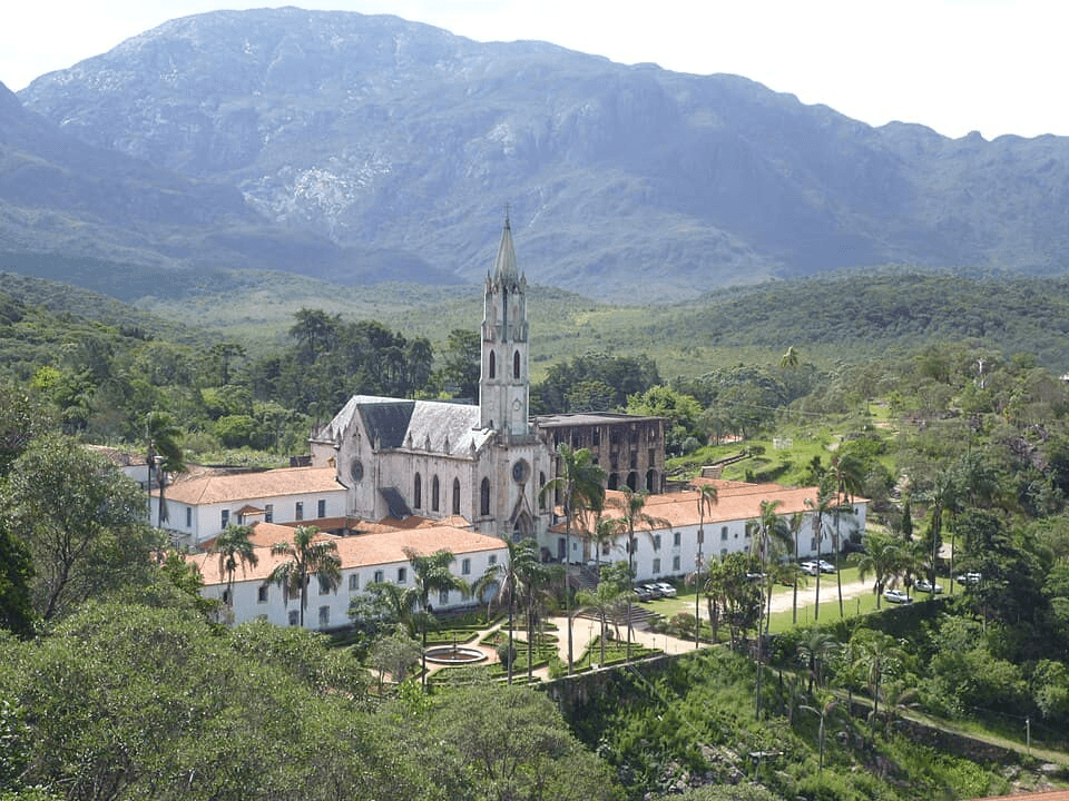 Paisagem da rota Santuário do Caraça, Quadrilátero Ferrífero.